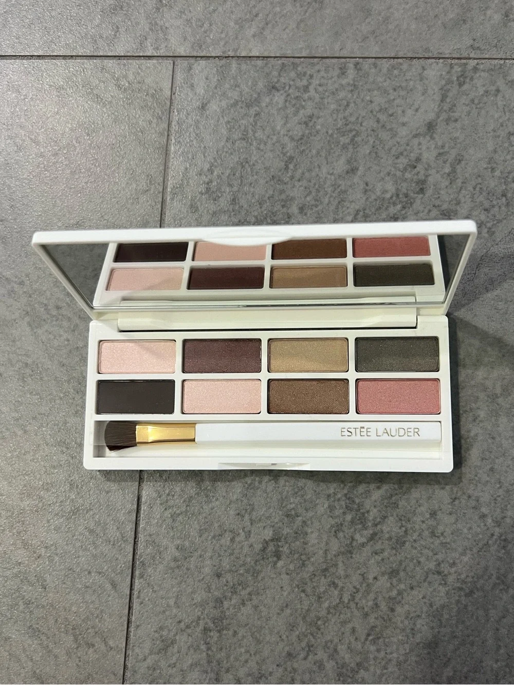 NWOT Lilly Pulitzer x Estée Lauder Eye shadow Palette in Spring Floral